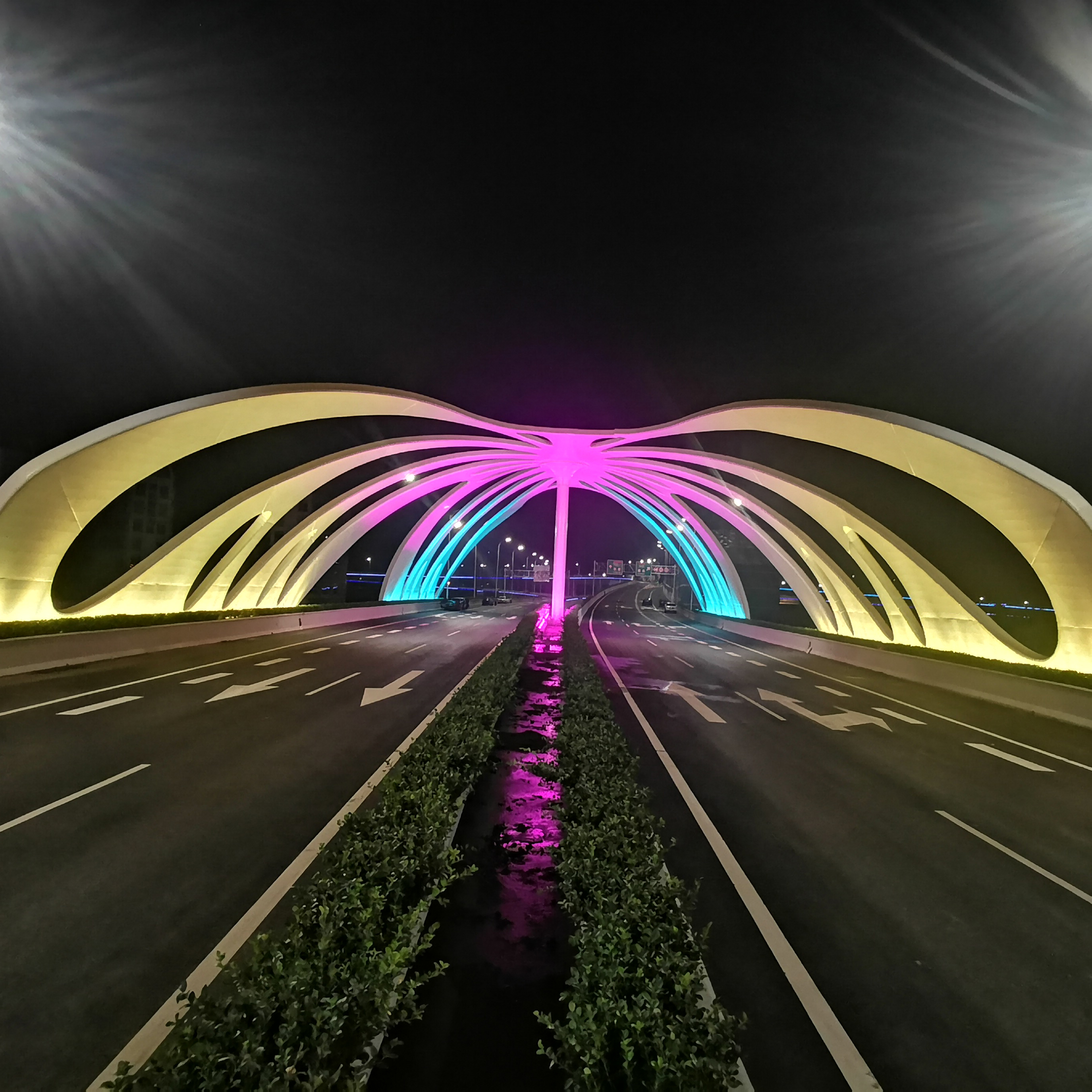 赛荧人为助力胶东国际机场顺利转场连夜奋战